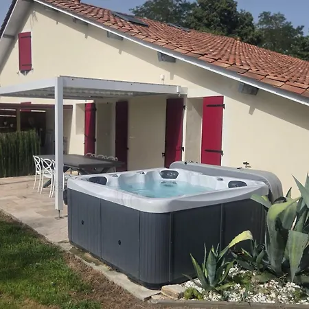 De Famille Avec Jacuzzi, Location Longue Ok Σπίτι διακοπών *